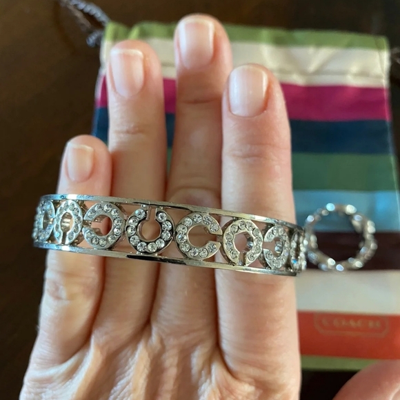 STUNNING RHINESTONE COACH BRACLET - Picture 3 of 6